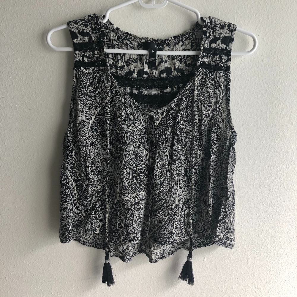 NWOT Aqua Cropped Paisley Sleeveless Top